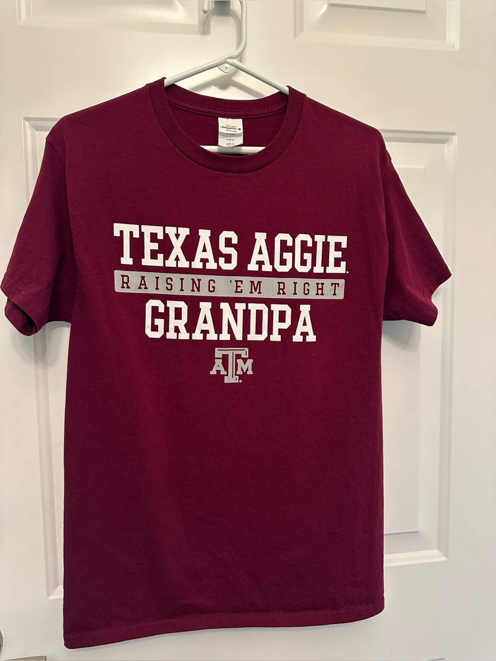 Texas A&M Aggies "Raising 'Em Right Grandpa" T-Shirt Adult Medium Maroon